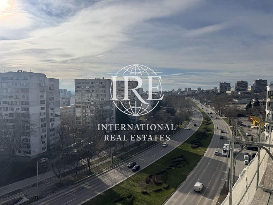 Тристаен кв.Бриз с морска панорама до морска градина  с възможност за