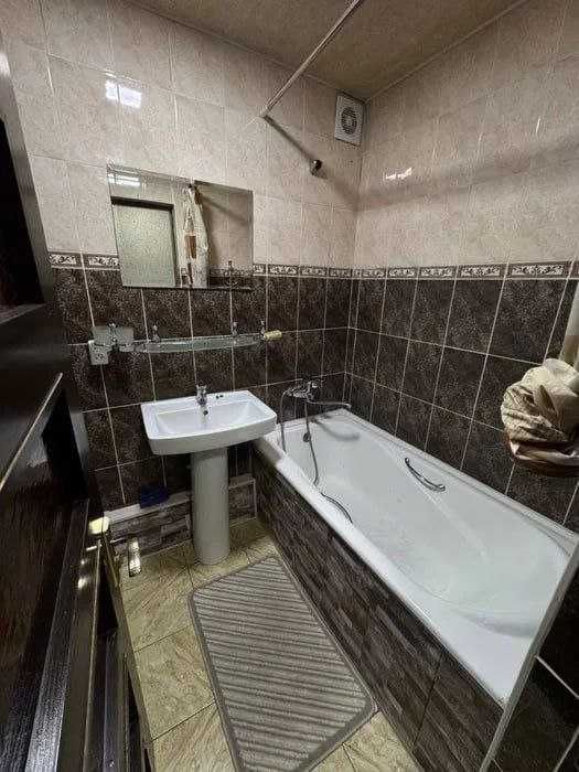 Аренда квартира Яккасарйский 3 комнаты 1-й этаж Ор-р 127 школа Башлык