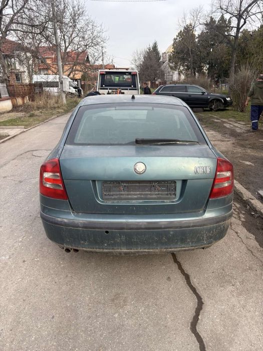 Skoda Octavia 2.0 FSI на части