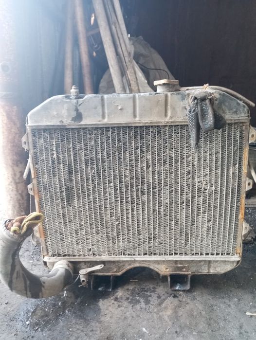 Продаем Узик радиатор.