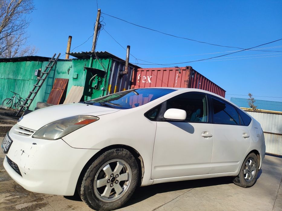 Тайота Приус гибрид