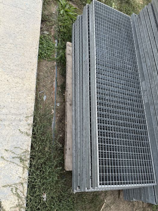 Gratare zincate grilaje diferite dimensiuni pe stoc
