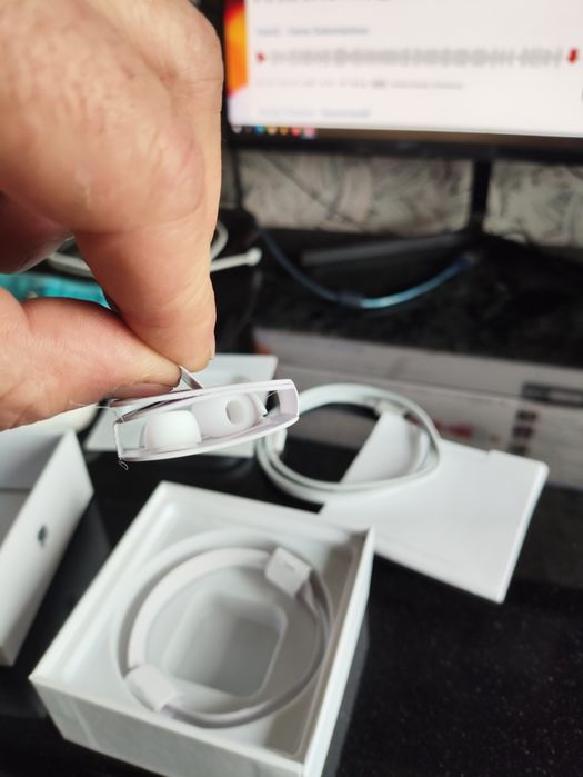 Продам наушники AirPods Pro.