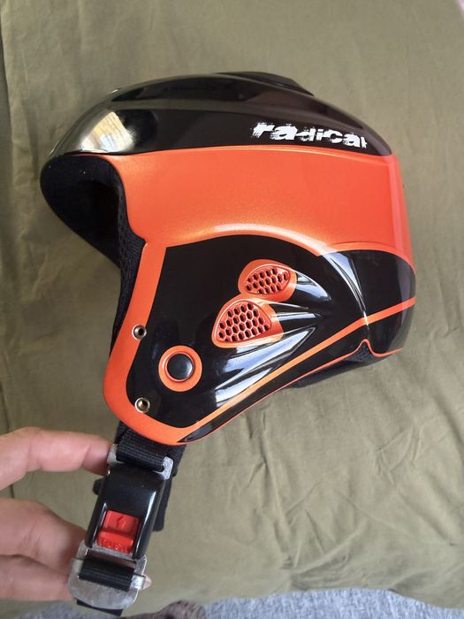 Ски каска Rossignol