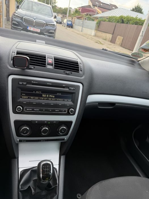 SKODA Octavia 2010 — imagine 5