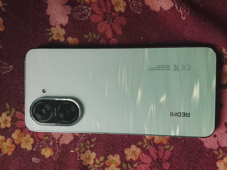 Редми А5 64 гб  използван е два месеца има забележки вижда се