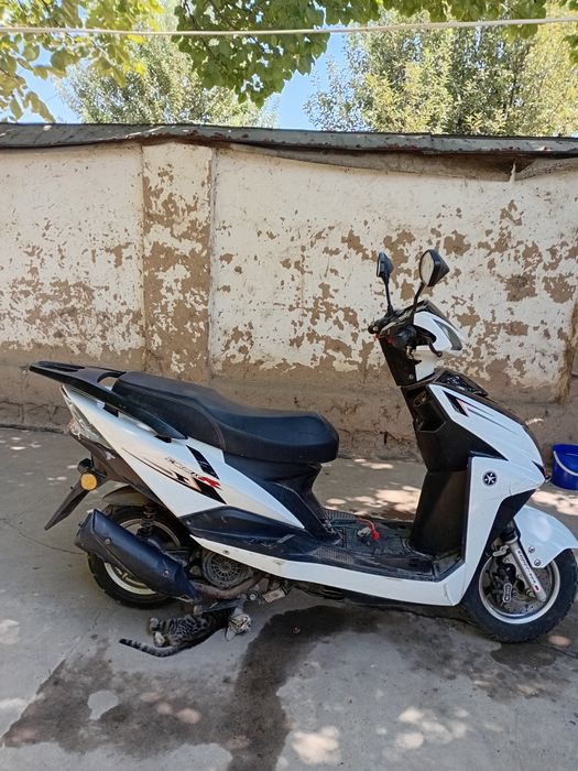 Бензиновый скутер