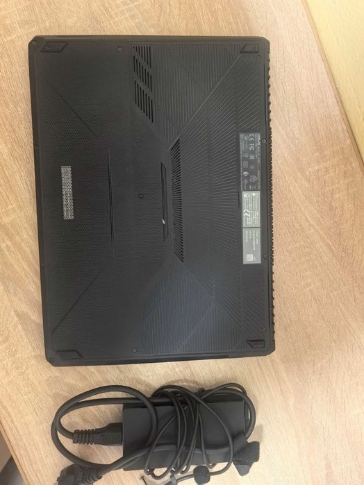 Leptop asus tuf FX505D Ryzen 7 3750H