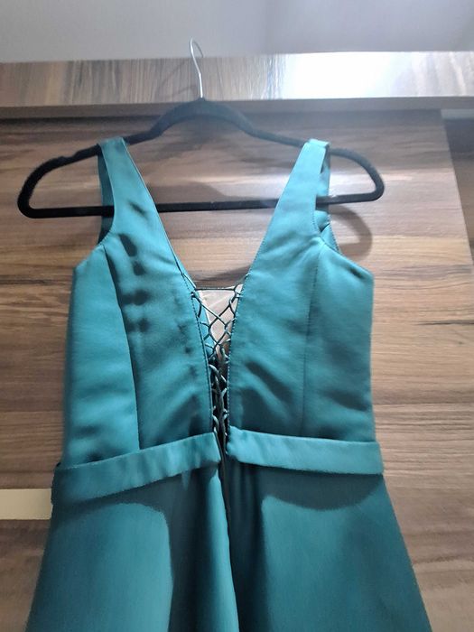 Официална рокля зелена