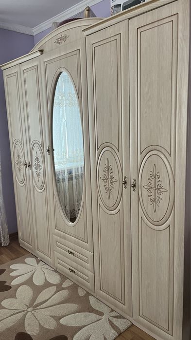 Продается спальный гарнитур!