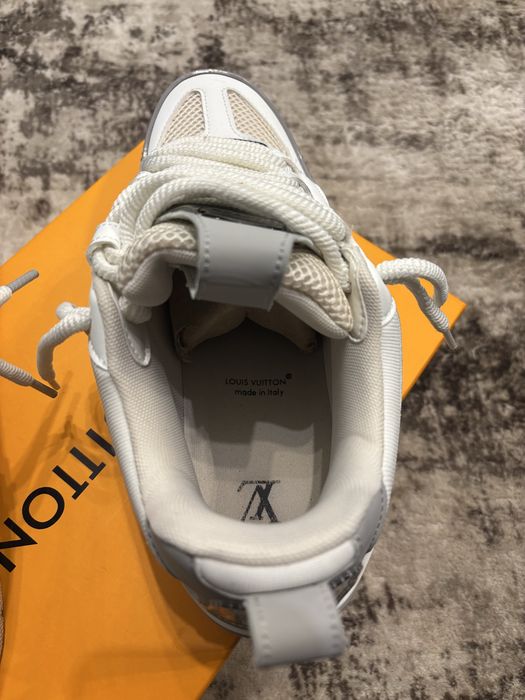 Lv skates grey&white