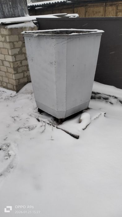 Продам мусорный бак