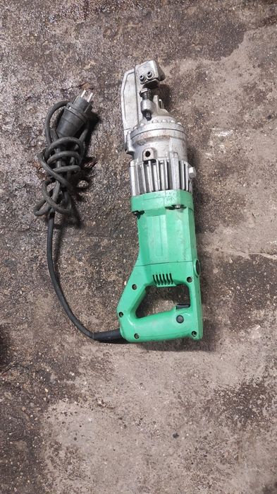 Masina de taiat  fierul beton pana la fi 18 în stare excelenta