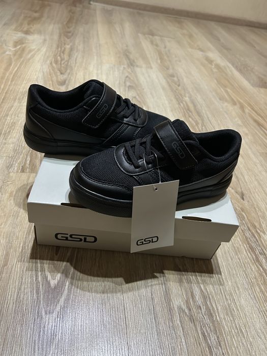 Продам новую обувь