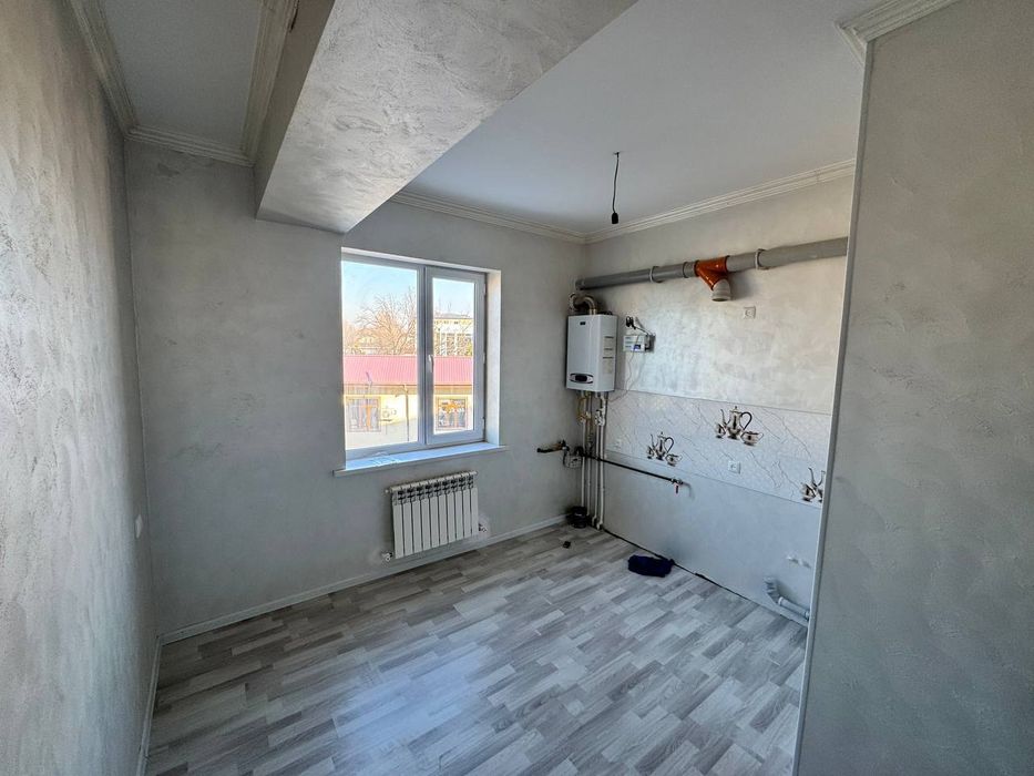 Сотилади срочно!!! 3 хоналик уй новостройка. 70 кв.м.