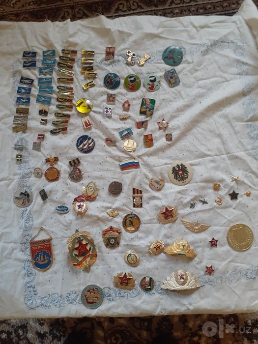 Продаётся советские значки