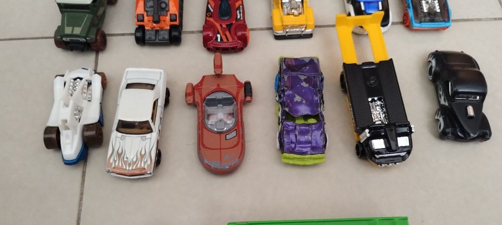 Колички Hotwheels