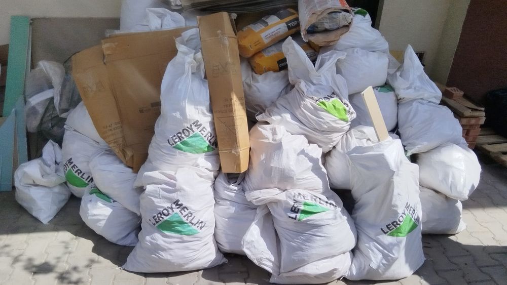 Oferim Servicii de Ridicat Moloz, 
Electrocasnice 
Debarasari Apartame