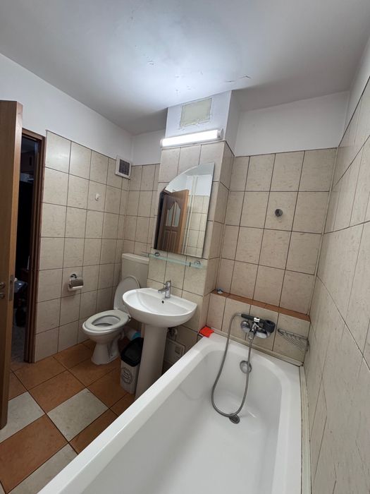 Vand apartament 2 camere decomandat