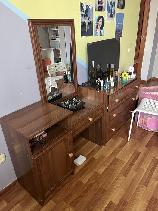 Продам тумба с зеркалом, комод и прикроватная тумба