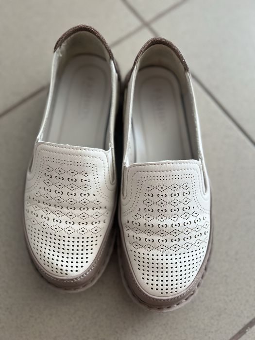Mocasini, numarul 37