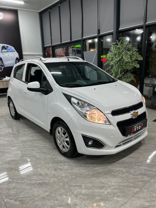 Шевролет Спарк почти новая