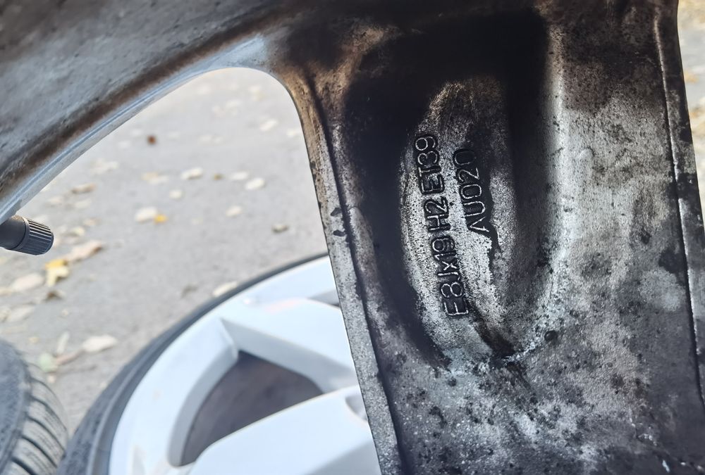 Джанти с гуми 235/35/19 Continental