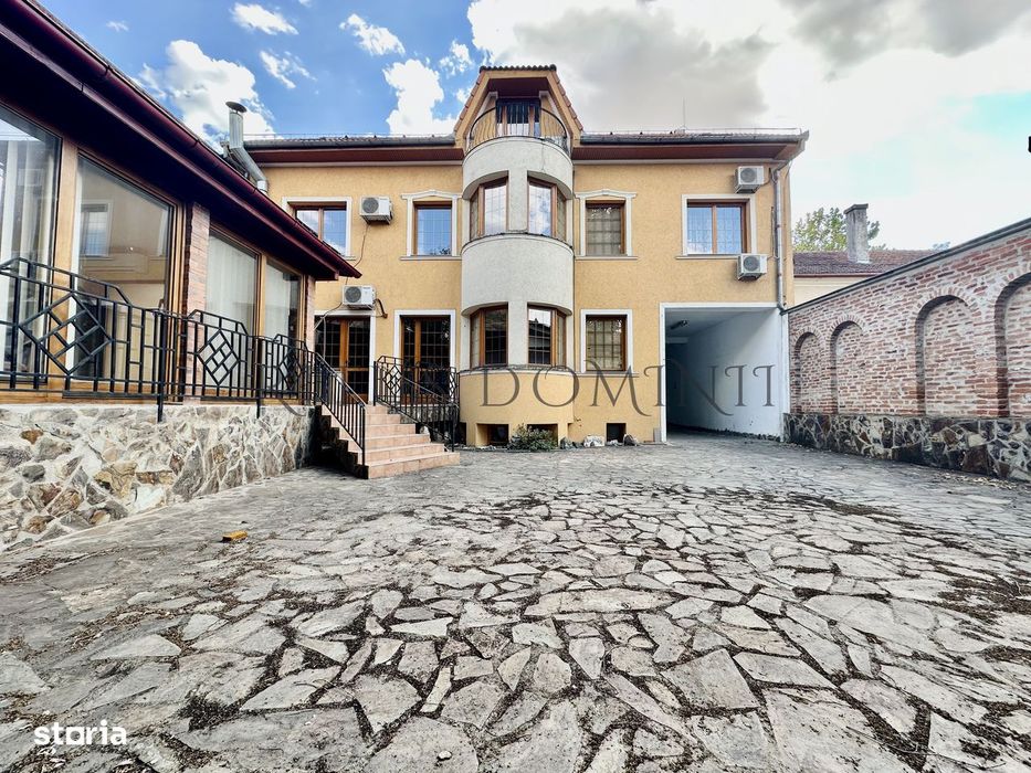Casa de Închiriat Ultracentrala, 12 Camere, 10 Bai, 6 Parcari