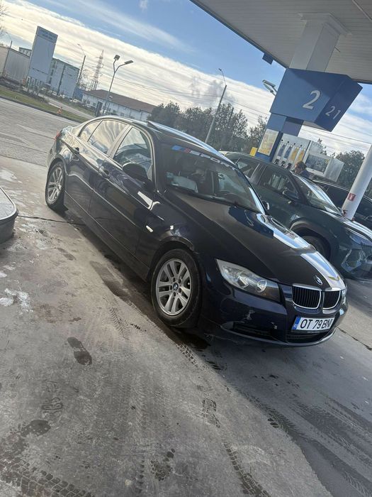 Vând E90 2.0i sau schimb tot cu BMW