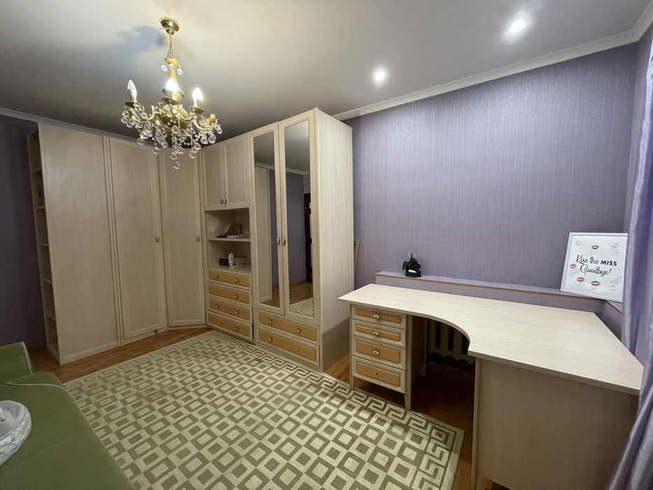 Продается гарнитур