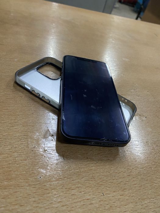 Айфон 12 продам норм состаяние