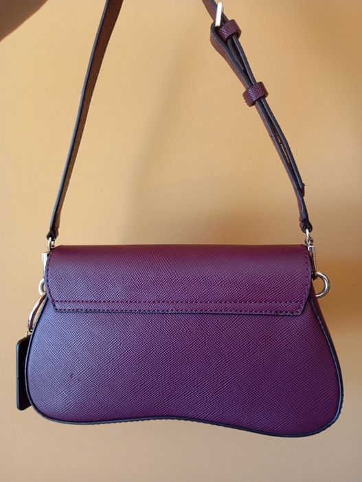 Чанта дамска Guess Cordelia Burgundy Bordeaux.