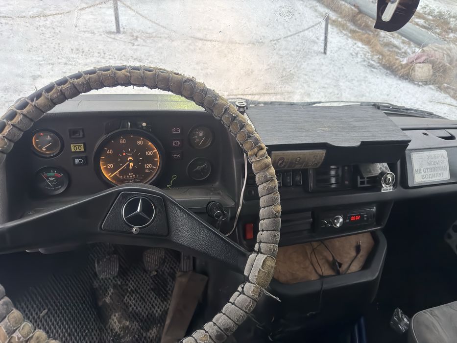 Мерседес на полном ходу