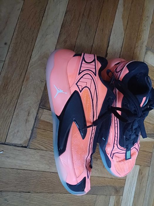 Маркови детски футболни и баскетболни обувки 38 номер