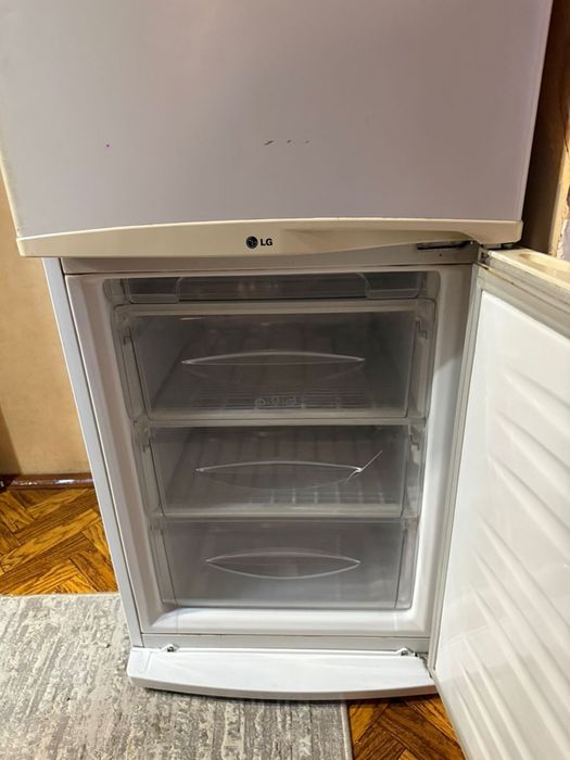 Продам холодильник