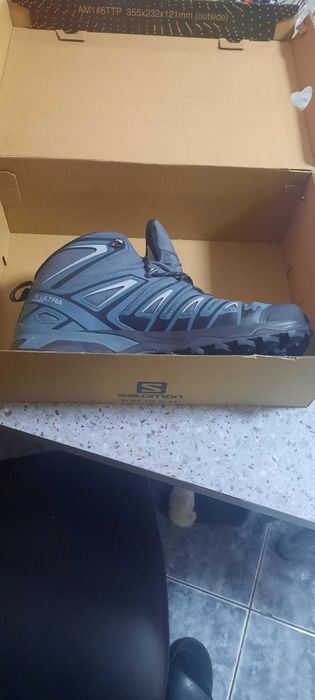 Vand ghete salomon pentru drumetie