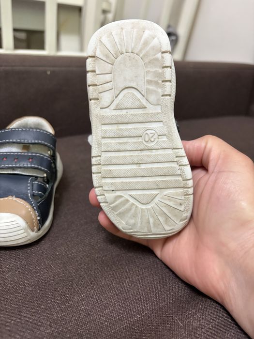 Продам Сандалии Совенок красный, синий