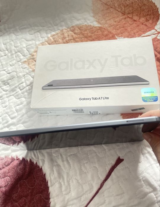 Încălțăminte dama si tableta samsung galaxy , vizionati toate pozele