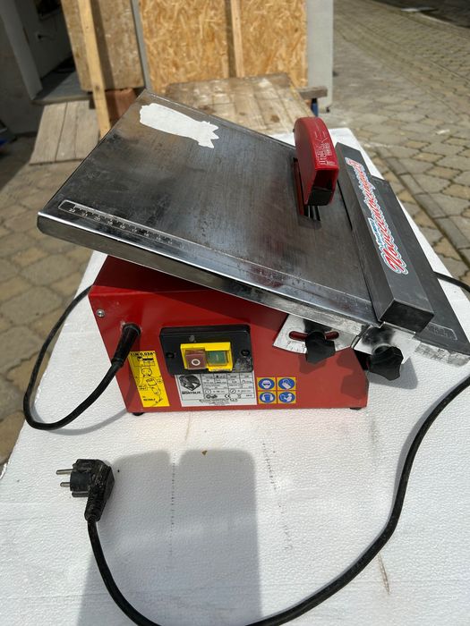 Vand masina electrica Montolit cu apa pentru taiat gresie si faianta cu disc original Montolit