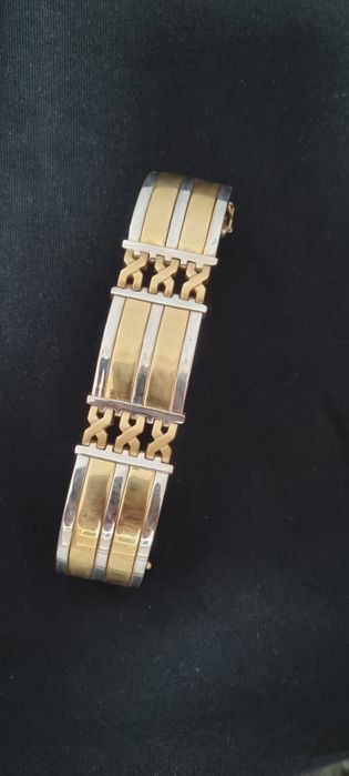 Bratara aur 585 .