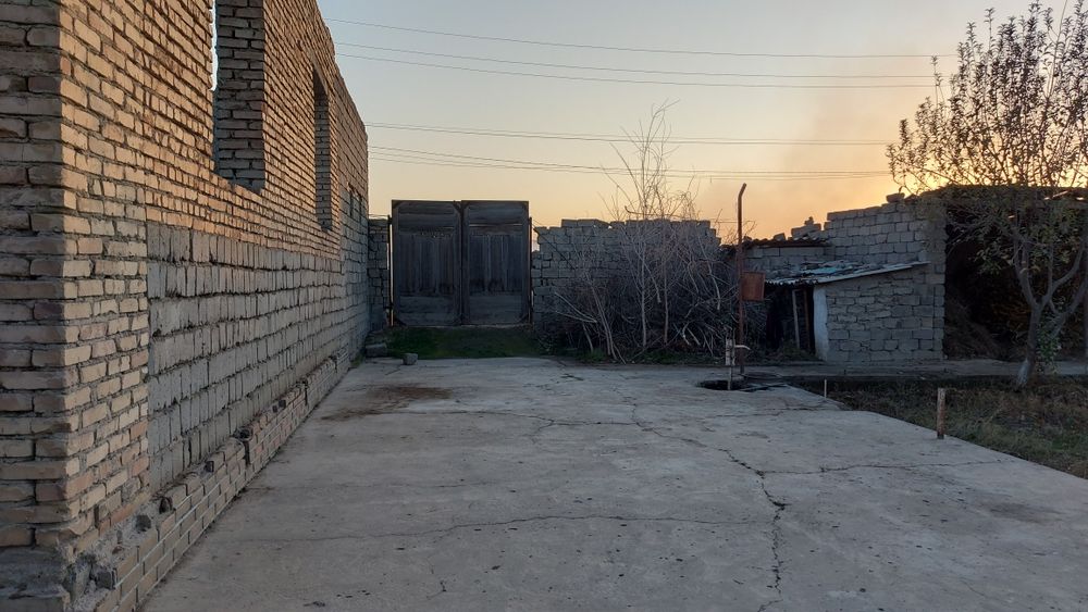 Самарканд саёхатда жойлашган 25 сутик ховли сотилади