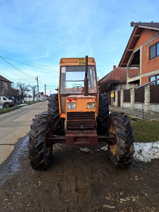 Vând tractor FIAT 110 CP DT 4x4 stare foarte bună de funcționare