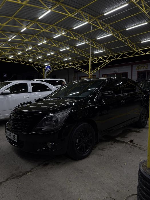 Chevrolet cobalt midnight sotiladi