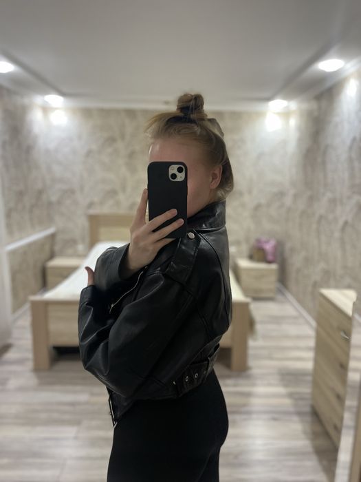 Продам укороченную косуху