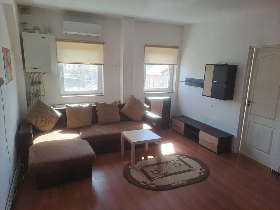Închiriez apartament 3 camere