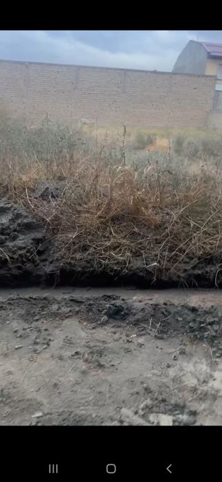 Породаетсч 6 соток земля по застройку сентр городе