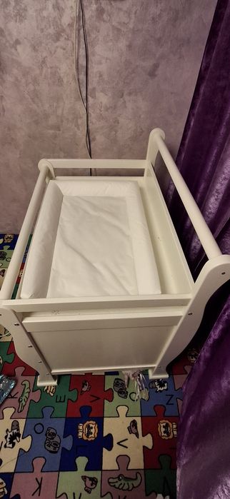 Patut copil cu saltea si masa de schimbat scutece