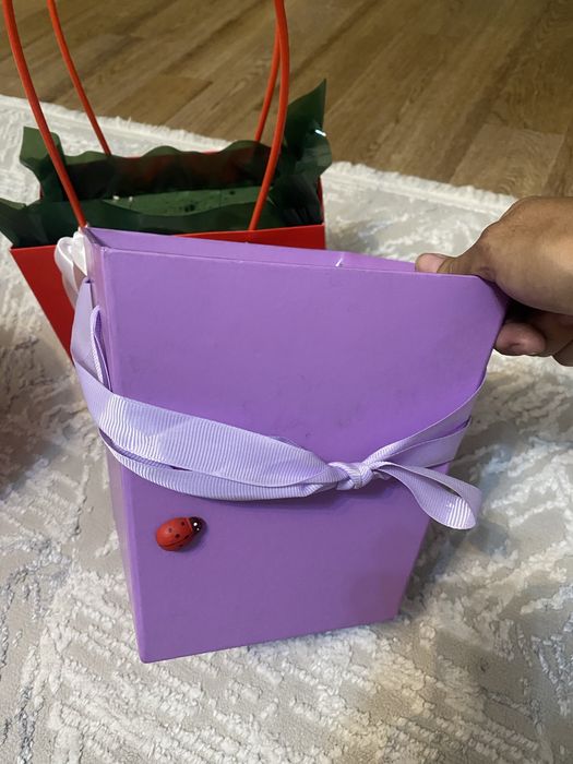 Коробки для подарочек/цветочек