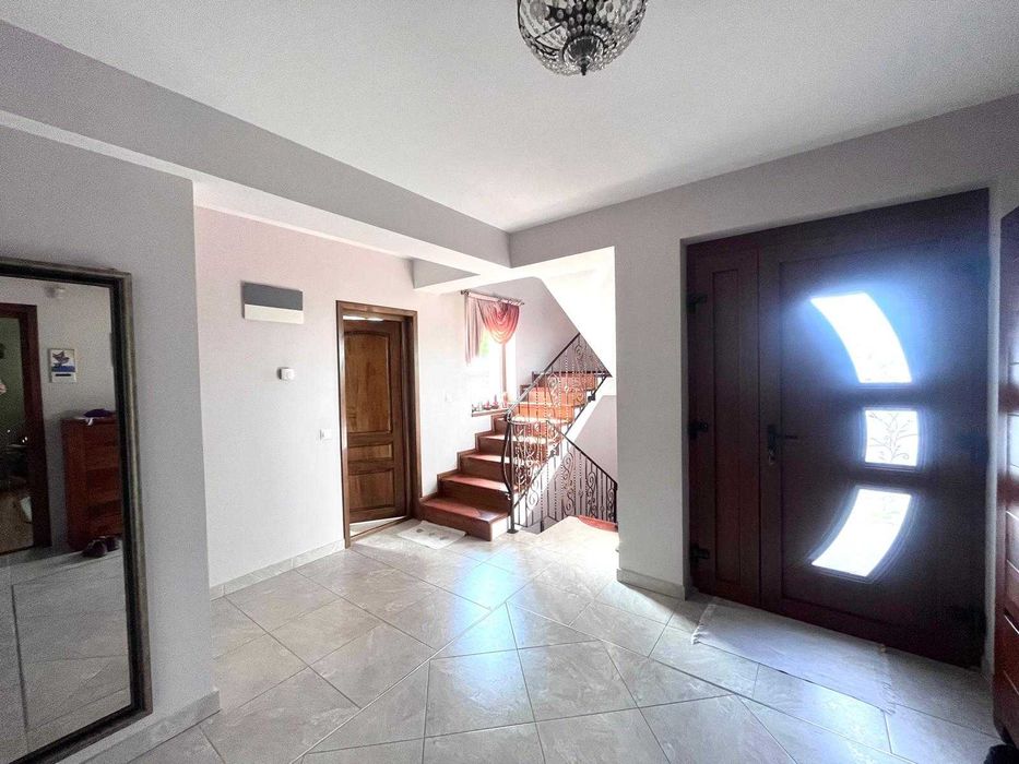 Vila ,, la cheie ", 1158 €/mp
