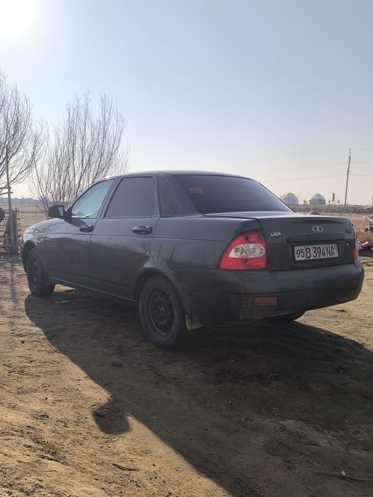 Priora 2011yil metani bor